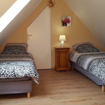 Vacation Home On Rue Du Marais 5 Petiville  ภายนอก รูปภาพ