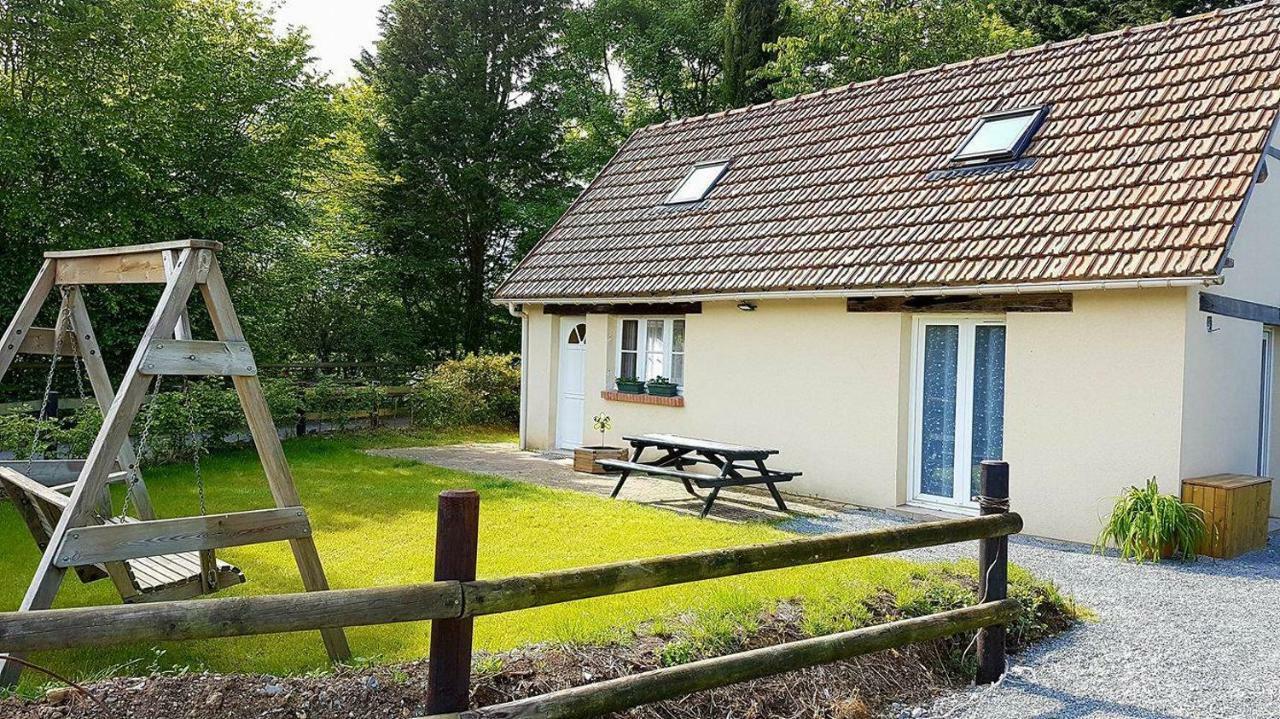 Vacation Home On Rue Du Marais 5 Petiville  ภายนอก รูปภาพ
